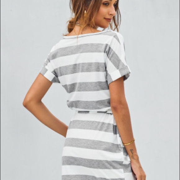 Gray and white T- shirts dress with pockets - Picture 6 of 8